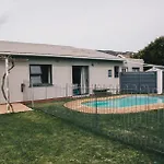 Barque Crescent