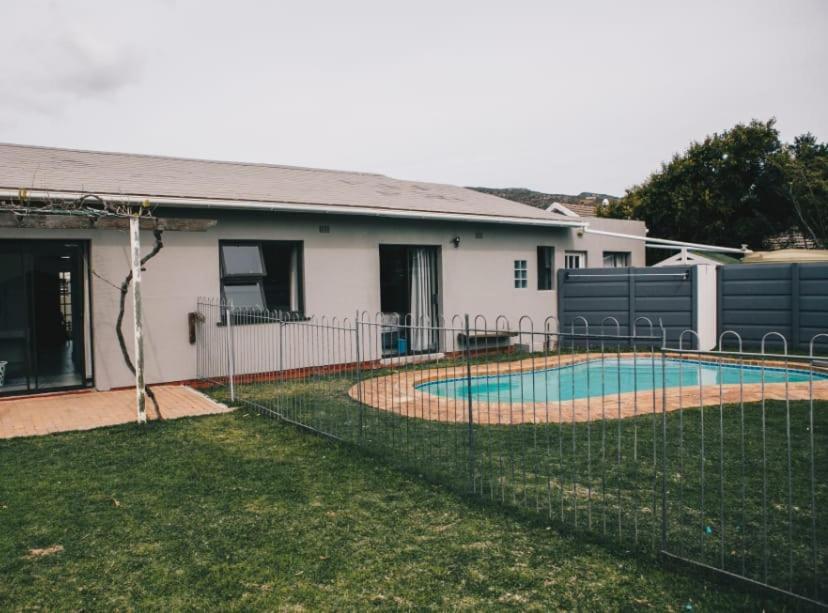 Barque Crescent * Cape Town