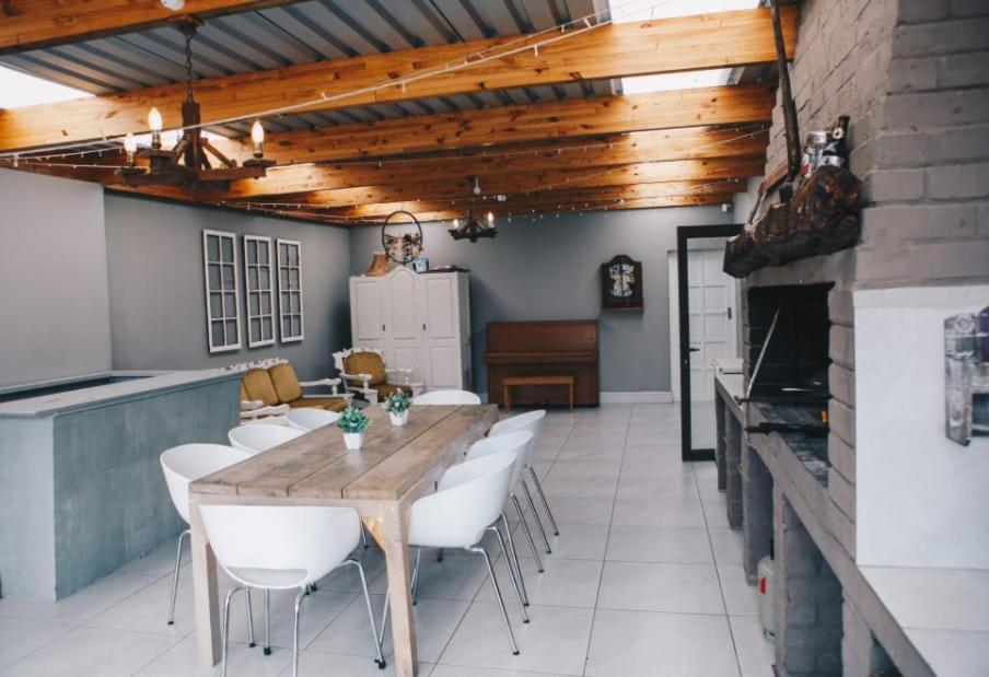 Barque Crescent * Cape Town